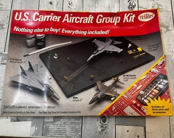 US Trägerflugzeug Gruppe Kit von Testors, Militär Navy Flugzeugmodell Kit ist Miniatur, Basis ist 9 "und Flugzeuge sind 3 5/8", 5", 4 1/2"