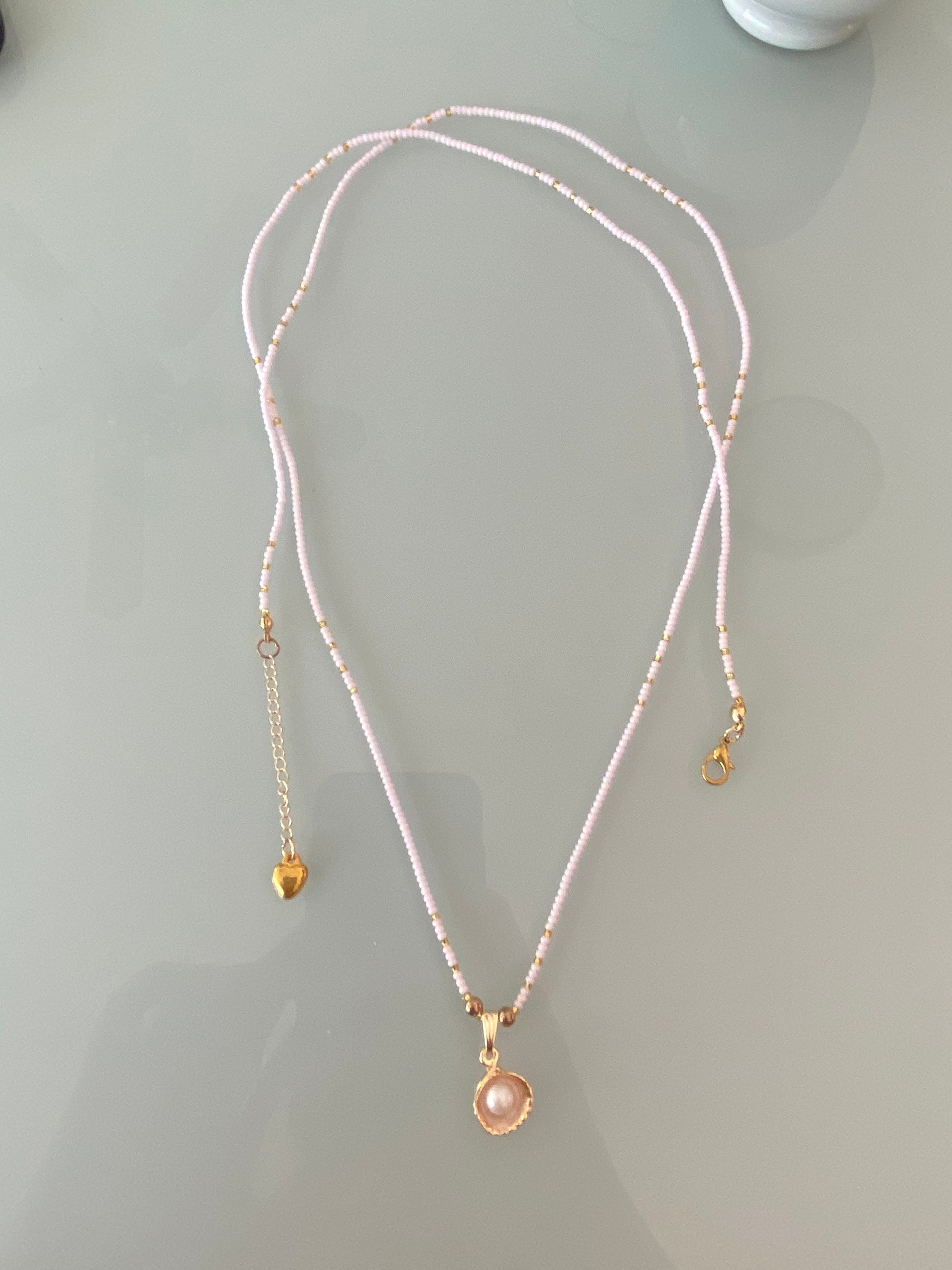 Cadena para el vientre con conchas marinas / Cuentas checas