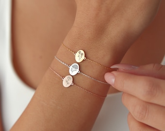 Delicate Blooms Bracelet, Customized with Birthflower, Precious Gift for Loved Ones, Christmas Present