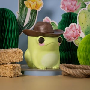 Cowboy Frog Candle: Smoked Vanilla Scent, Refillable Western Decor