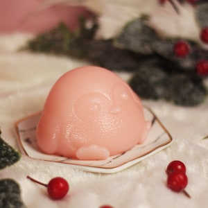 Jabón de gelatina Pink Penguin: Jabón navideño con aroma a frutos del invierno