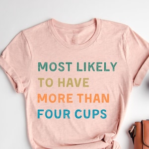 Höchstwahrscheinlich mehr als vier Tassen T-Shirt, Seder Matzah T-Shirt, jüdisches T-Shirt, Matzah Ball Geschenke, Matzah koscher, lustiges Pessach T-Shirt,