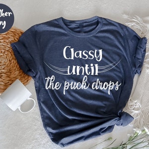 Con clase hasta el disco, camisa de hockey divertida, regalo para mamá, cumpleaños de hockey, regalo de amante de hockey, deportes de hockey, mamá de hockey, regalos de mamá de hockey