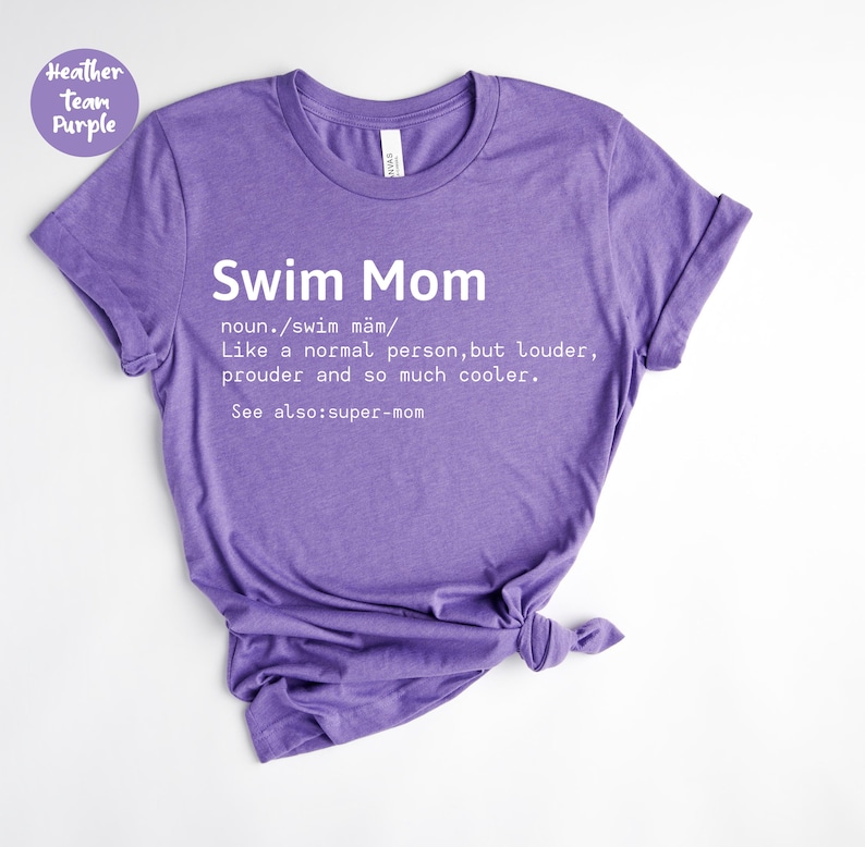 Koszulka Swim Mom - Koszulka do pływania damska - Koszulka do pływania trenera - Prezent do pływania - Koszulka do pływania - Prezent do pływania - Koszulka do pływania - Prezent dla pływaka - Koszulka do pływania zdjęcie 1