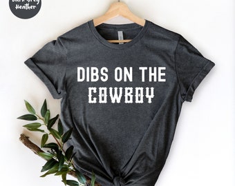 Dibs On The Cowboy, Koszulka Country Music - Country Legends, - Muzyka lat 90. - Koncert Country - Country Girl - Country Country - Piosenka Country Music z lat 90.