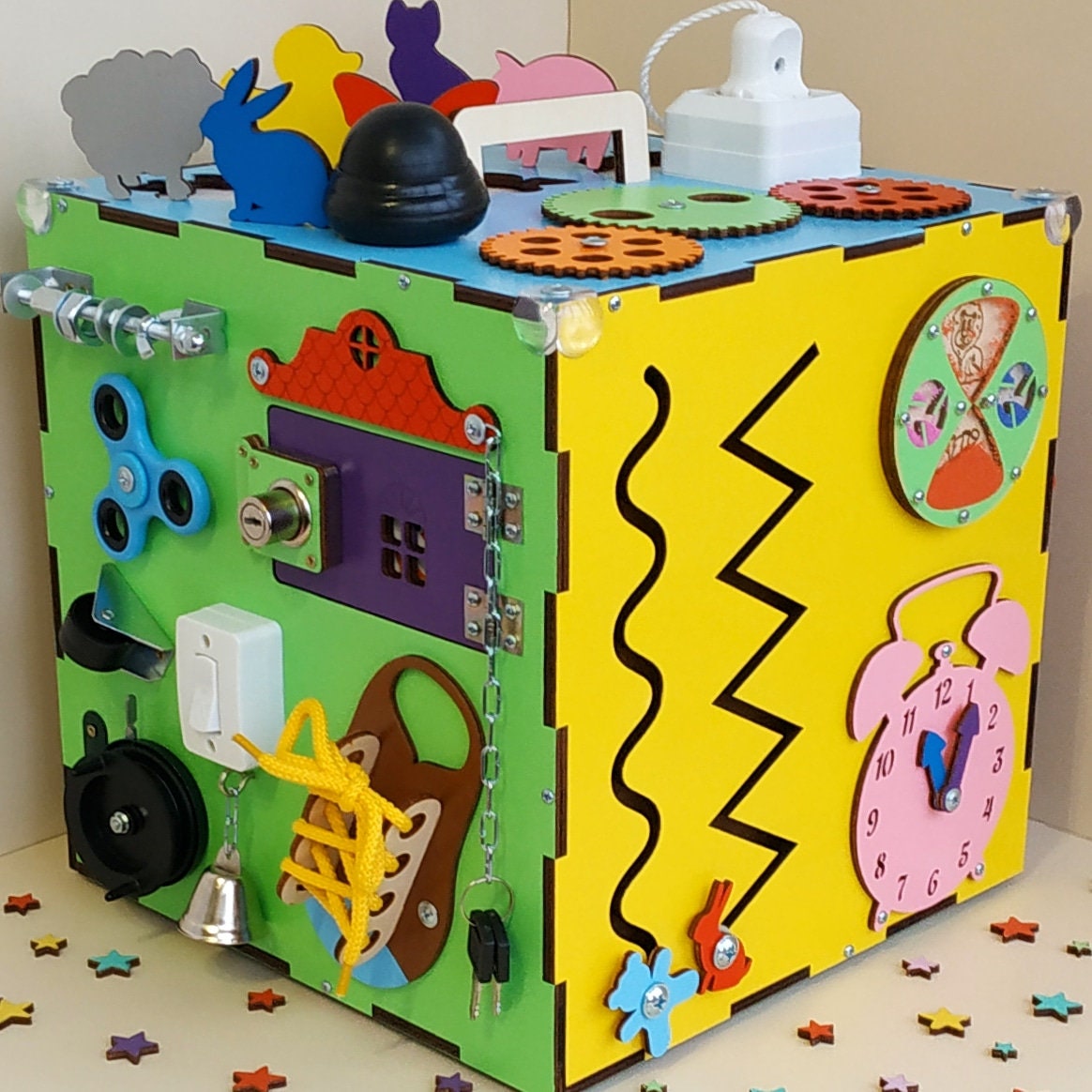 Weirtoya Cubo Motorio Montessori 8-in-1 Per Bambini 1 Anno – Giocattolo Sensoriale E Da Viaggio In ABS E Silicone