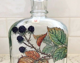 Holmegaard - Vintage glass bottle with blackberry - From the line amateur aquavit - Made in Denmark 1990.