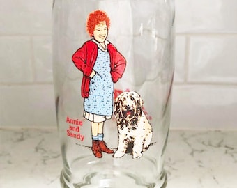 Vintage Orphan Annie and Sandy The Dog collectible Swenson’s Glass 1982 Movie