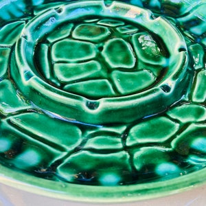 Vintage McCoy Pottery Style Large Green Turtle Texture Ashtray Made in USA image 2