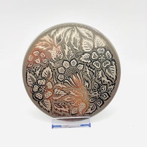 Vintage George Briard Enamel Round Tile –Silver and Gray Floral Reflective– Mid-Century Modern Pop Art – 1960s Retro Groovy Kitchen Decor
