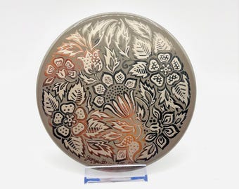 Vintage George Briard Enamel Round Tile –Silver and Gray Floral Reflective– Mid-Century Modern Pop Art – 1960s Retro Groovy Kitchen Decor
