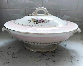 Vintage Homer Laughlin Marylin Blush Pink Vegetable Casserole Dish With Lid ! Circa 1940s /1950s Eggshell Georgian