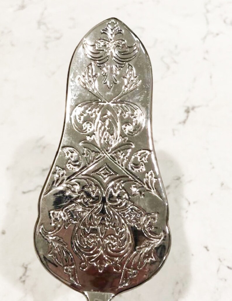 Vintage Mid Century CT6Z Detailed Silver Plated Pie Server, Antique