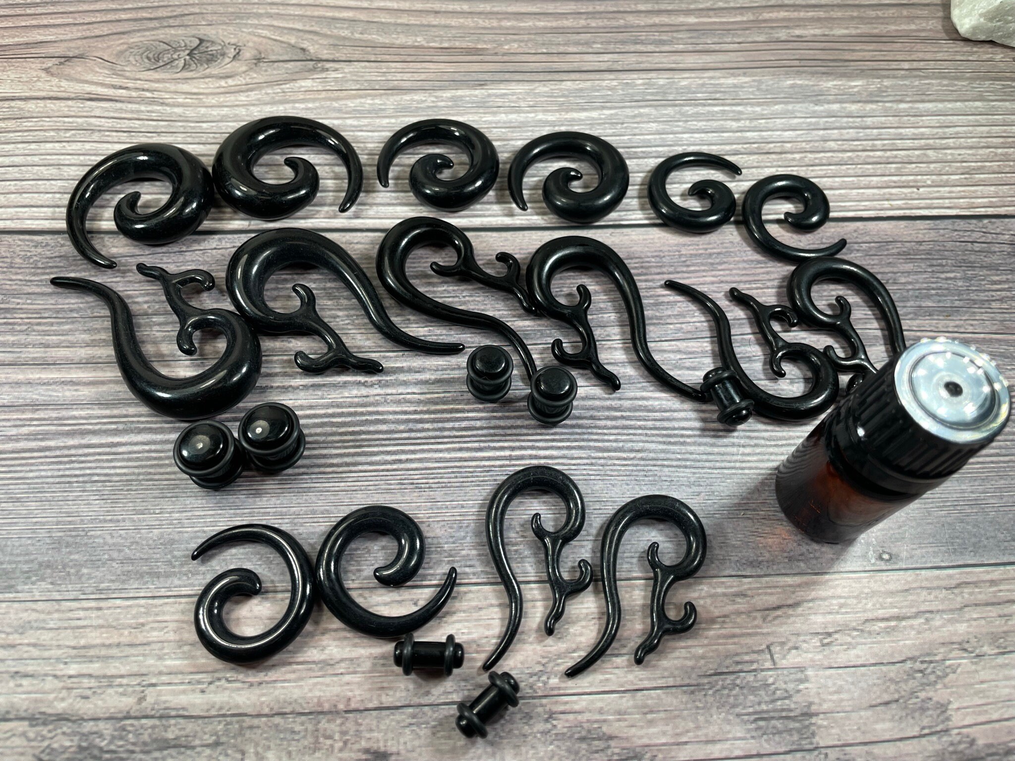 Ear Stretching 14G-00G Kit 55 pc Aftercare Gauges Expander Set Acrylic Gauges Plugs Hanger Tapers Spiral Body Jewelry Piercing Starter