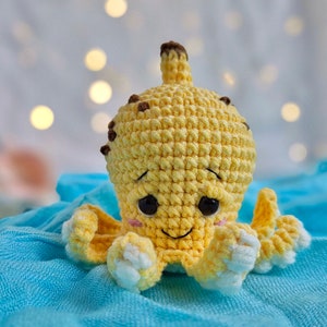 Banana octopus CROCHET PATTERN / Crochet octopus keychain PDF English pattern /  Mini octopus amigurumi pattern