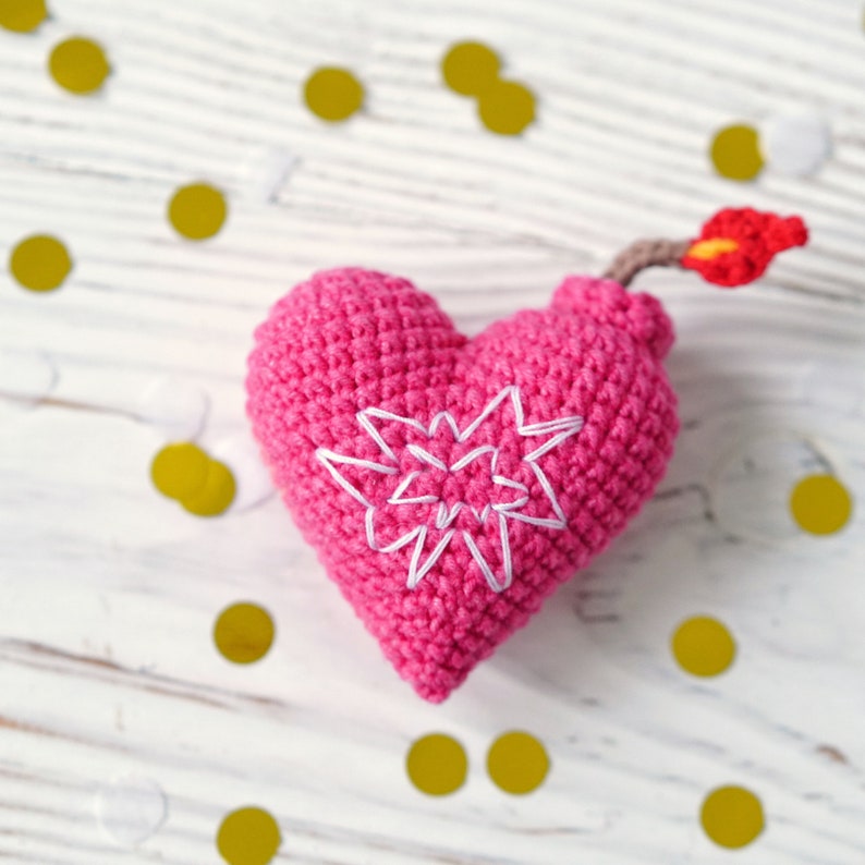 Valentine Hearts Crochet Pattern: Amigurumi Keychain PDF file (5 in 1) image 2