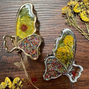 Handmade Butterfly Hair Claw Clip: Botanical Resin Floral Accessory