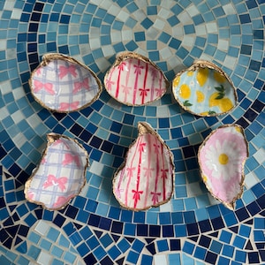 Decorazione con conchiglie di ostriche - Portagioie fatto a mano, regali per damigelle d&#39;onore, portafedi di fidanzamento, regalo di nozze, regalo unico, arte con conchiglie
