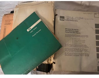 Colección de programas de utilidad para tarjetas perforadas del IBM System 360 Modelo 20 (años 70).
