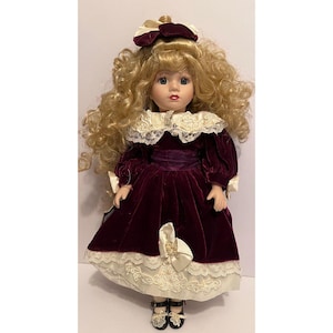 Muñeca de porcelana auténtica de edición limitada de la colección victoriana con llave de latón vintage