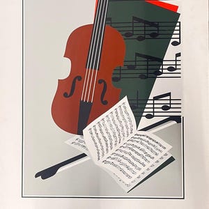 Könnte beinhalten: Vintage-Poster mit einer braunen Geige, einem schwarzen Bogen und Noten. Das Design umfasst Noten und einen grünen und roten Hintergrund. Auf dem Poster steht unten der Name "Amiri" und "SERIGRAPHS - BOSTON".
