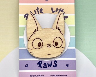 Jiji Schwarze Katze Gravierter Holz-Anstecknadel