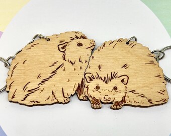 Igel-Schlüsselanhänger aus Holz – Freundschaftspaar mit Igelmotiv