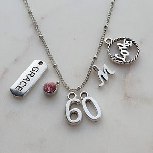 COLAR DE ANIVERSÁRIO PERSONALIZADO, colar com pedra de nascimento, presente para ela, charmoso inicial com nome delicado, amuletos fortalecedores, amuletos para mês de nascimento