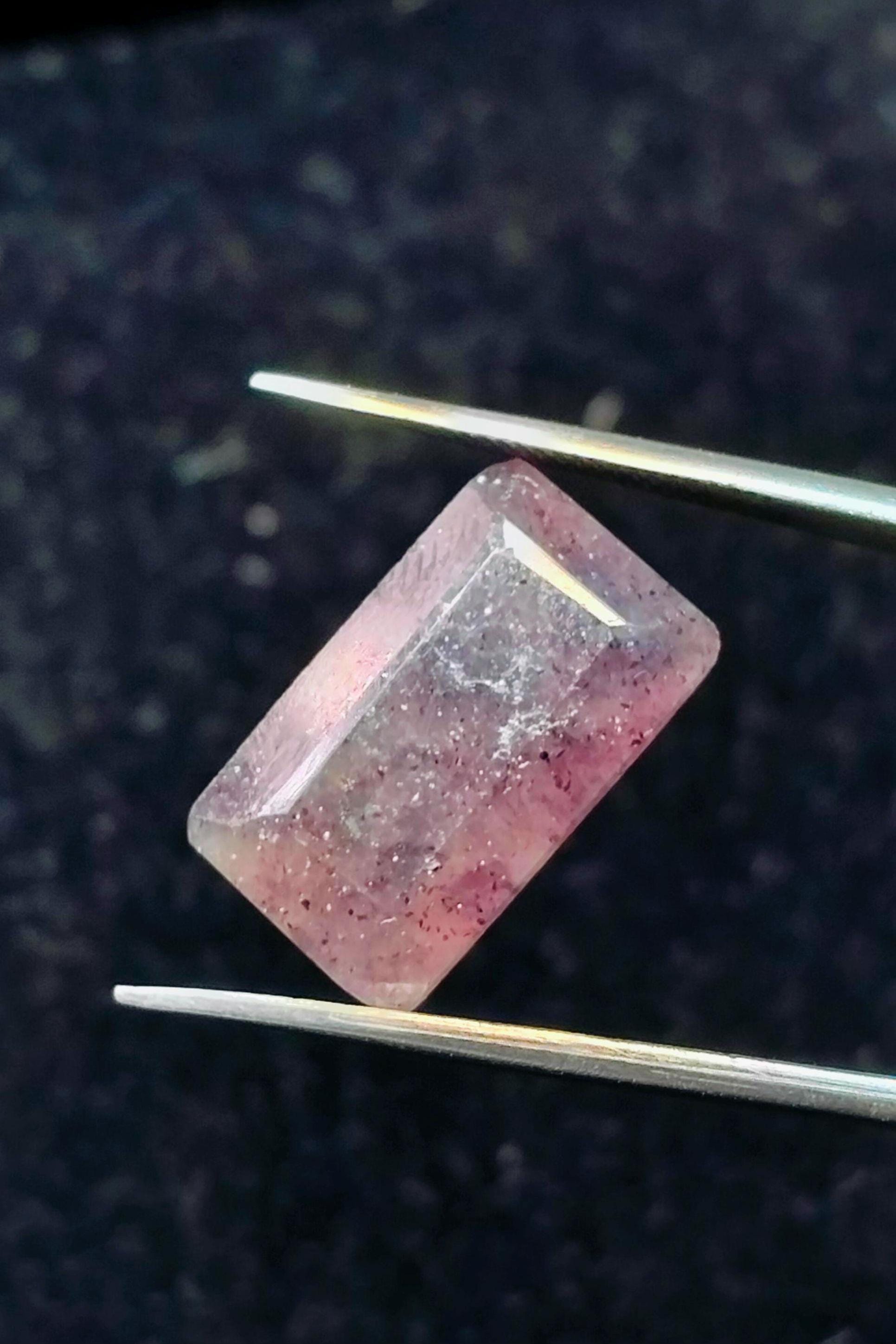 ciondolo pietra rossa con zirconi ovale ciondolo pietra rossa con zirconi ovale