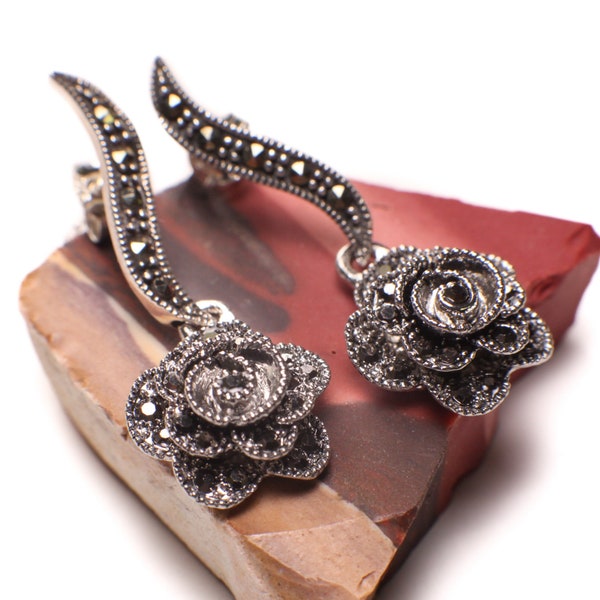 Vintage Marcasite 925 Sterling Silver Rose 13x31mm Post dangling earrings. 925 stamped