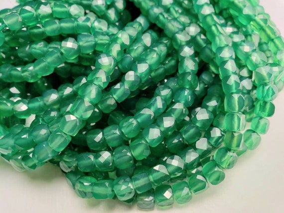 KAMIさん専用☆天然石置物 Genuine Green Onyx Faceted 5mm Square Cube Dice Shape Beads