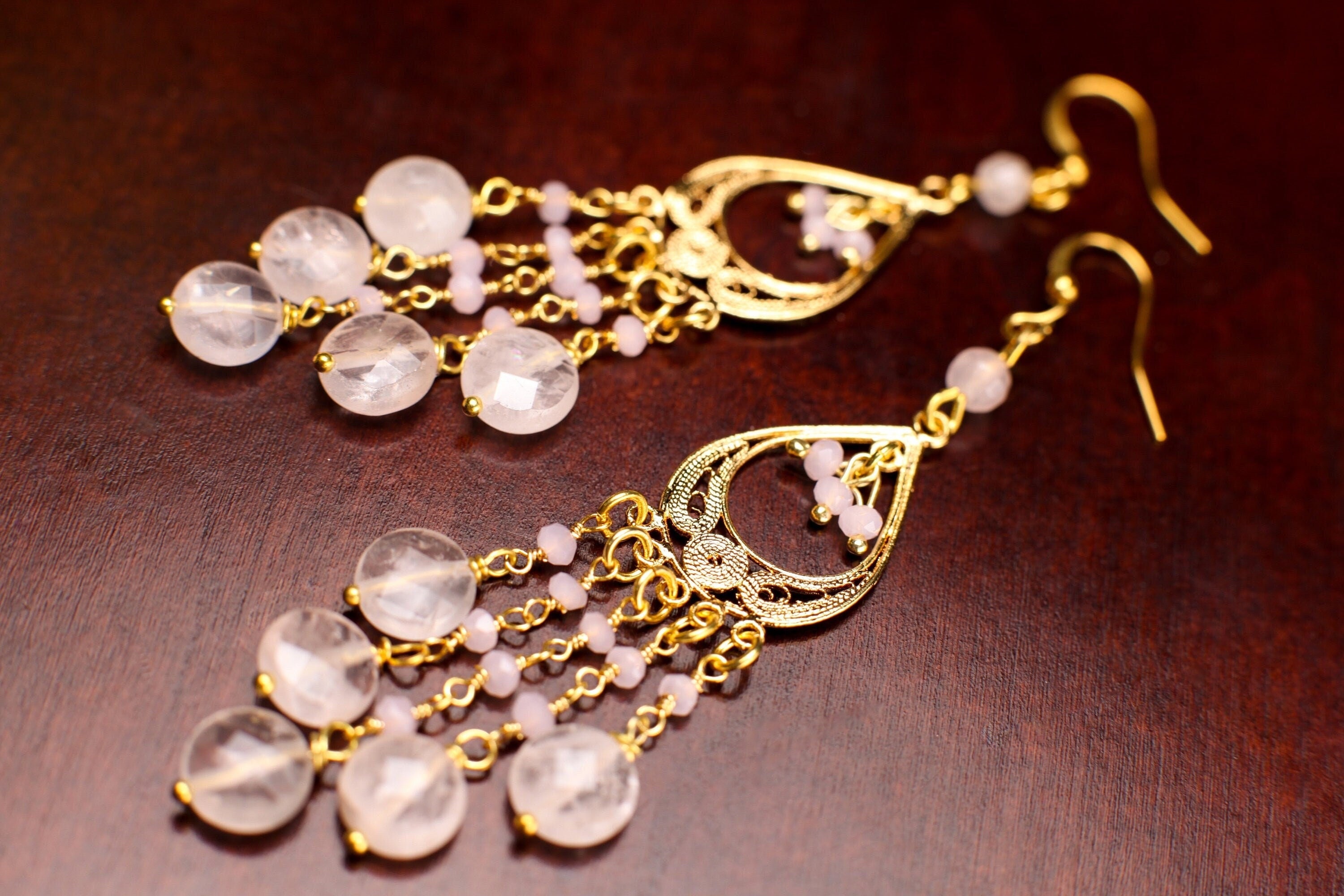 ローズクォーツとパイライトのイヤリング by Joli Jewelry ローズクォーツとパイライトのイヤリング by Joli Jewelry
