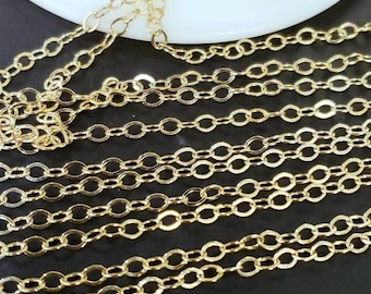 14K Gold filled Kette 3 x 2 mm Flachkabel Kette. Hergestellt in Italien, 14/20 Gold gefüllt, hohe Qualität für die Schmuckherstellung, am Fuß.