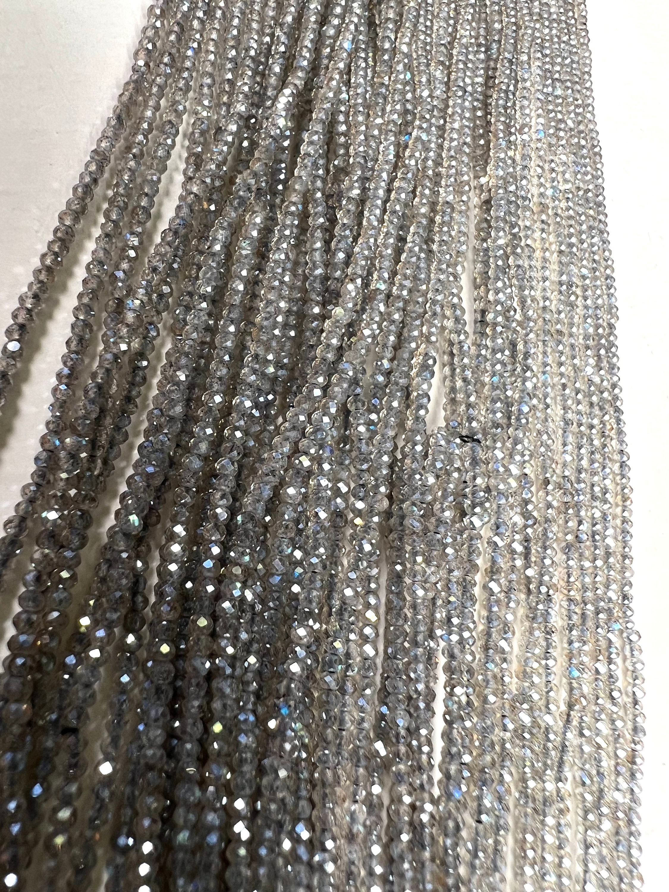 天然ラブラドライト 2 mm ファセットミスティックビーズ 全長12.5