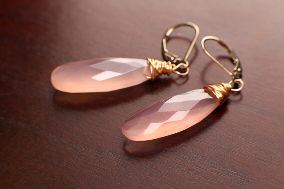 Boucles D'oreilles Dormeuses En Plaqué Or - Perles De Calcédoine Rose Et Pierres Naturelles