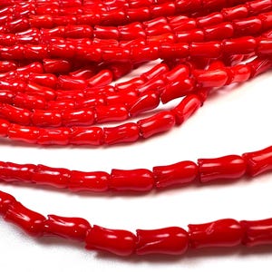 Natürliche italienische Cora Tulpe Blume handgeschnitzt 4 x 8 mm AAA-Qualität Handgefertigte helle rote Korallenperlen 8 "(26 Stück) oder 15,5 "(52 Stück) Strang