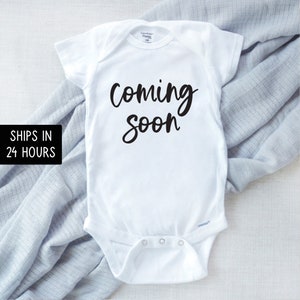 Binnenkort zwangerschap aankondiging baby rompertje, outfit pasgeborene, aangepast kraamcadeau,