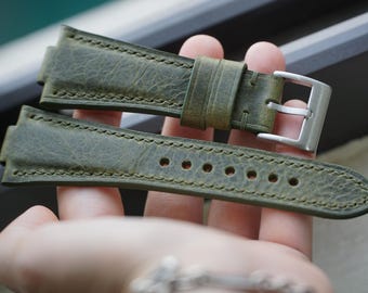 Correa de reloj vintage de piel de oliva con efecto encerado y muescas para relojes Oris Aquis, Tissot PRX y Citizen Tsuyosa.
