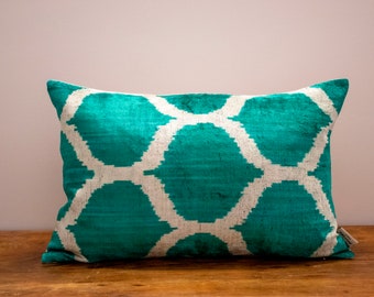 Luxury Ikat cushion- Ikat pillow - Silk Velvet pillow - Decorative pillow - Velvet Ikat pillow - Hand-made pillows - Cuscino velluto seta