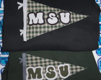 Custom College Pennant Sweatshirt – Personalized University Crewneck with Plaid Flag & Bubble Letters | Game Day