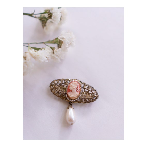 Miriam Haskell Cameo Pin, Beautiful Miriam Haskell