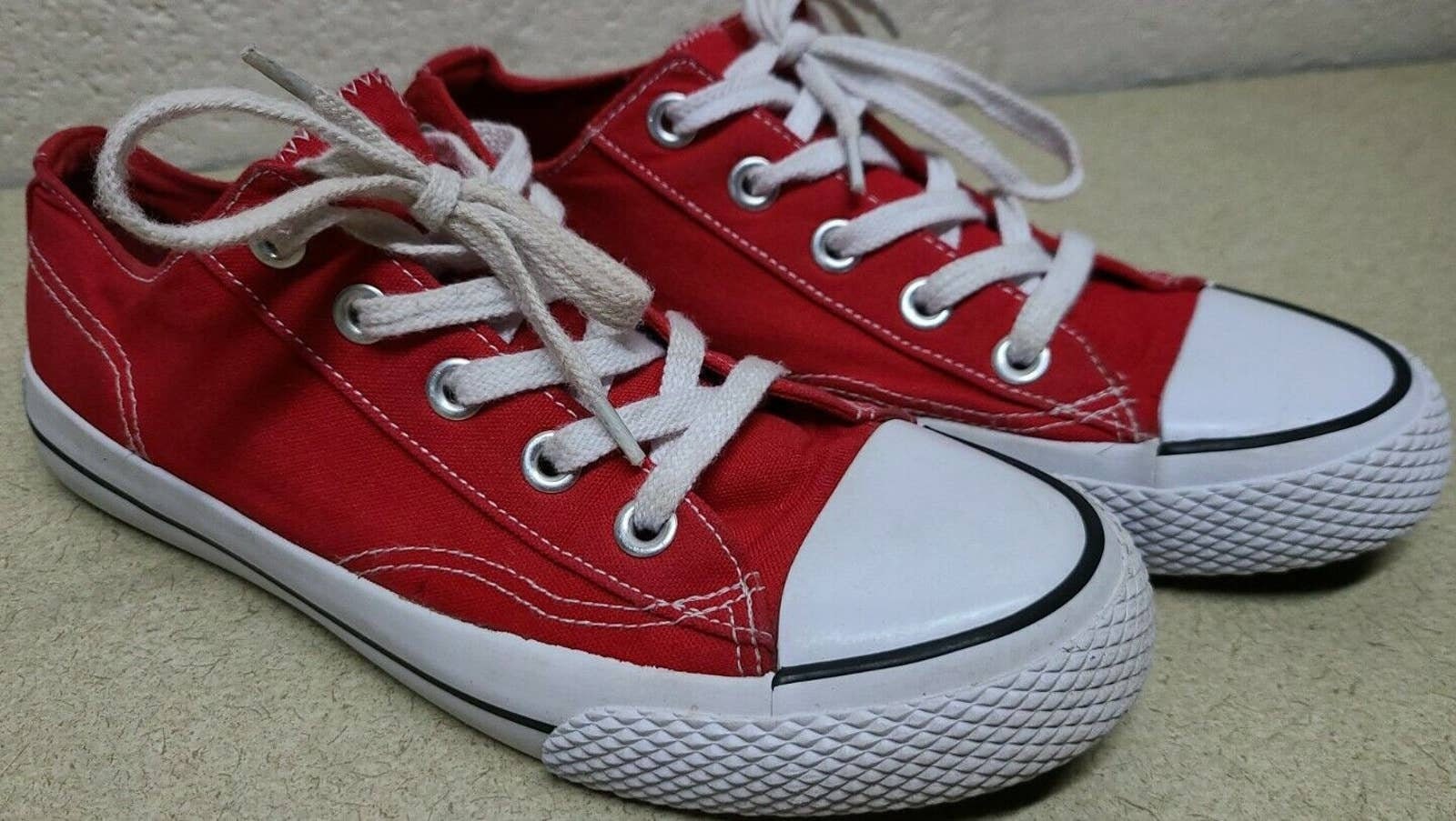 white airwalk boots