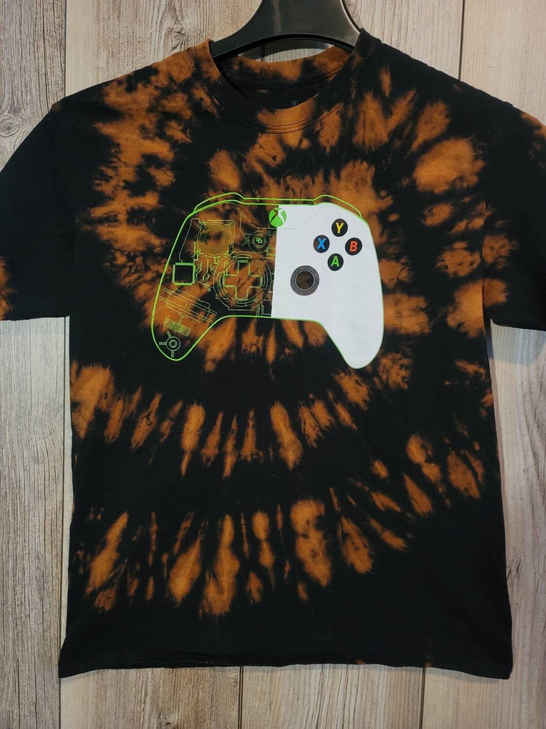 Discover Xbox Controller Vintage Inspired Unisex Tie Dye Tee