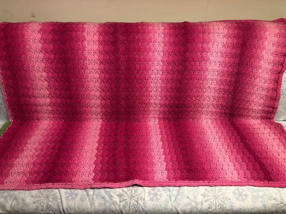 Pink Ombre Shells Crocheted Afghan Blanket | Etsy