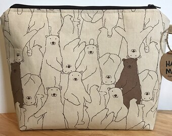 Bee Purse Animal Lover Gift Animal Pencil Case Scandinavian Design Woodland Makeup Bag Green Bee Toiletry Bag Bee Coin Pouch Bee Gift