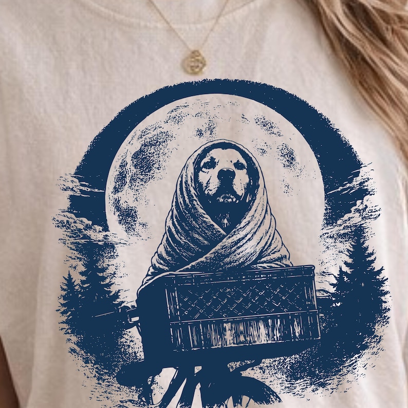 Camiseta vintage com estampa de Golden Retriever, lua e bicicleta. imagem 1