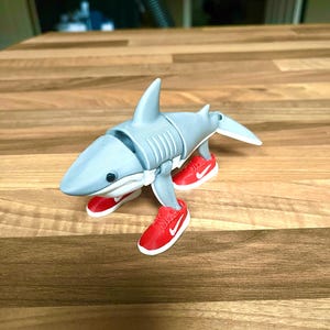 Tralalero tralala Italian Brainrot Articulated Figurine Viral TikTok Viral Meme Fans Collectible Trend Movable 3D Printed Shark Toy Fun Gift