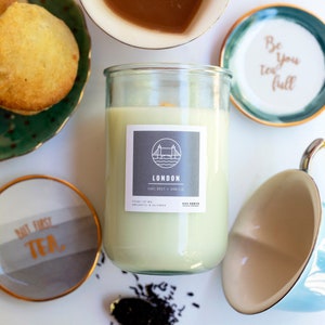 London Candle (Earl Grey + Vanilla) | Coconut Soy Wax | Recycled Glass Jar | Eco-Friendly | Travel-Inspired | England