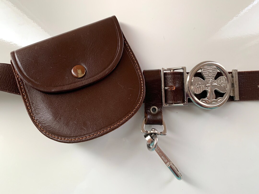 Girl Guide Belt, Vintage Brownie Leather Purse Buckle Belt Clip, 1960s