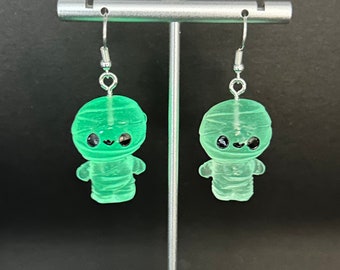 Glow in the dark mummy dangle earrings, mummy earrings,Halloween earrings,horror earrings